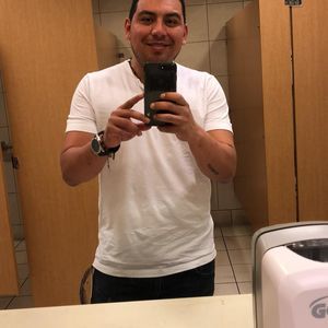 Meet your Posher, Carlos